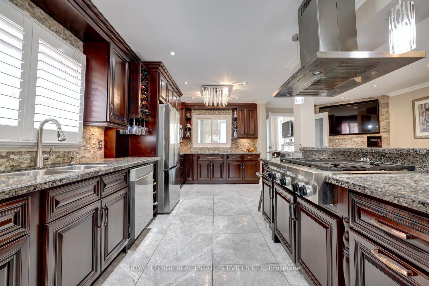 Photo 8 of 3409 Bertrand Road, Mississauga, Erin Mills — HOMEH