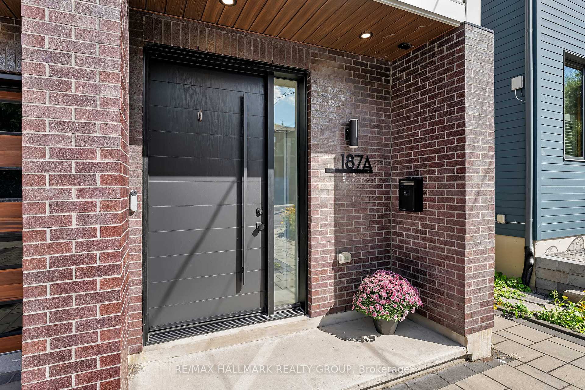 Photo 2 of 187 Carleton Avenue, Ottawa, Ottawa West/Tunneys Pasture — HOMEH