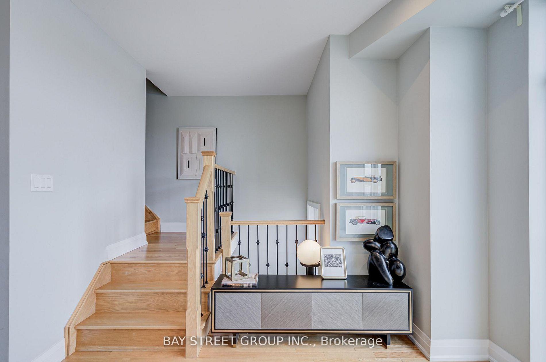 Photo 10 of 6 Teasel Way, Markham, Unionville — HOMEH