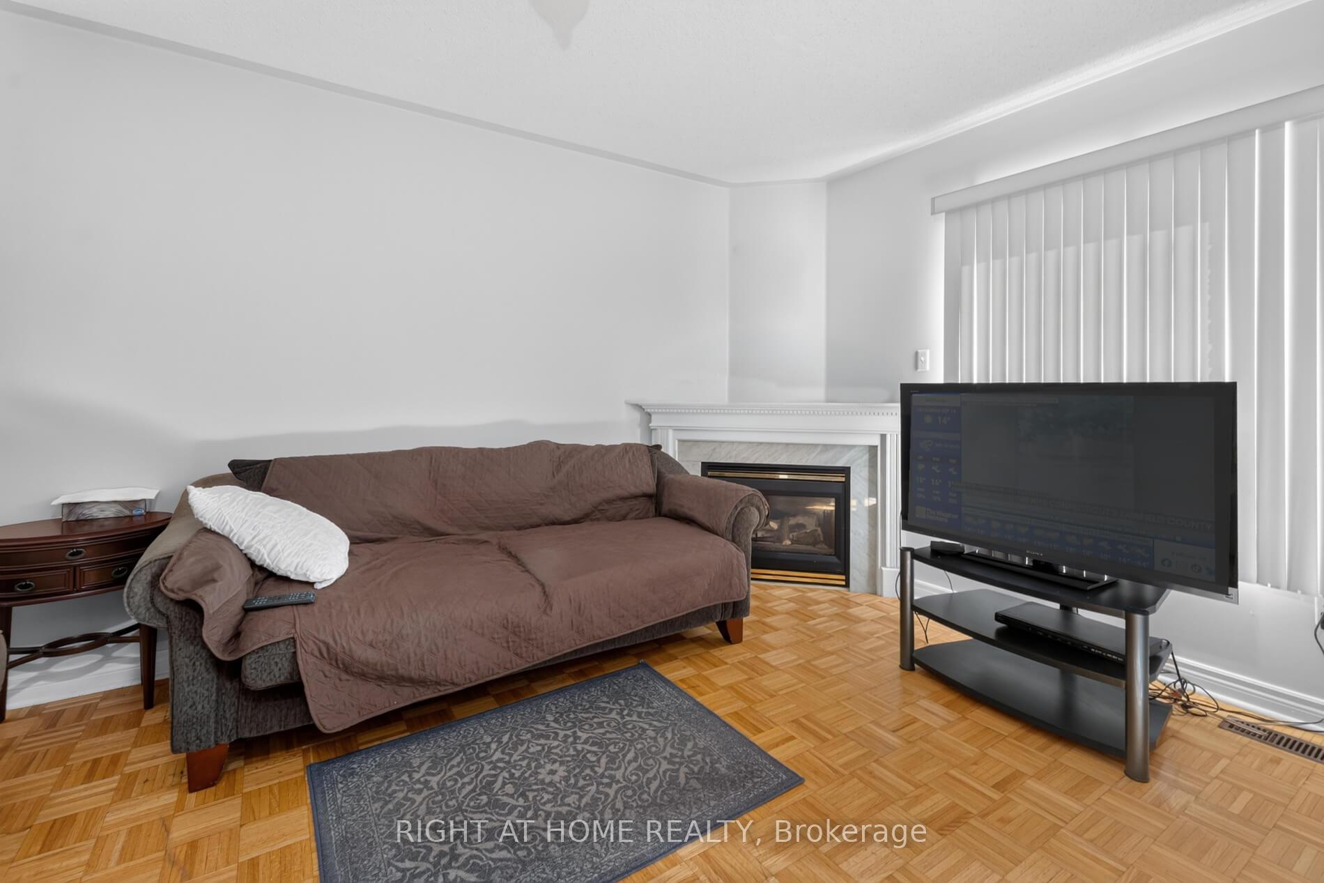 Photo 9 of 71 Pottery Place, Vaughan, East Woodbridge — HOMEH