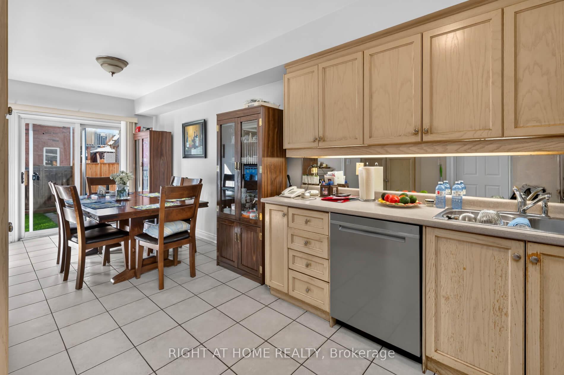Photo 12 of 71 Pottery Place, Vaughan, East Woodbridge — HOMEH