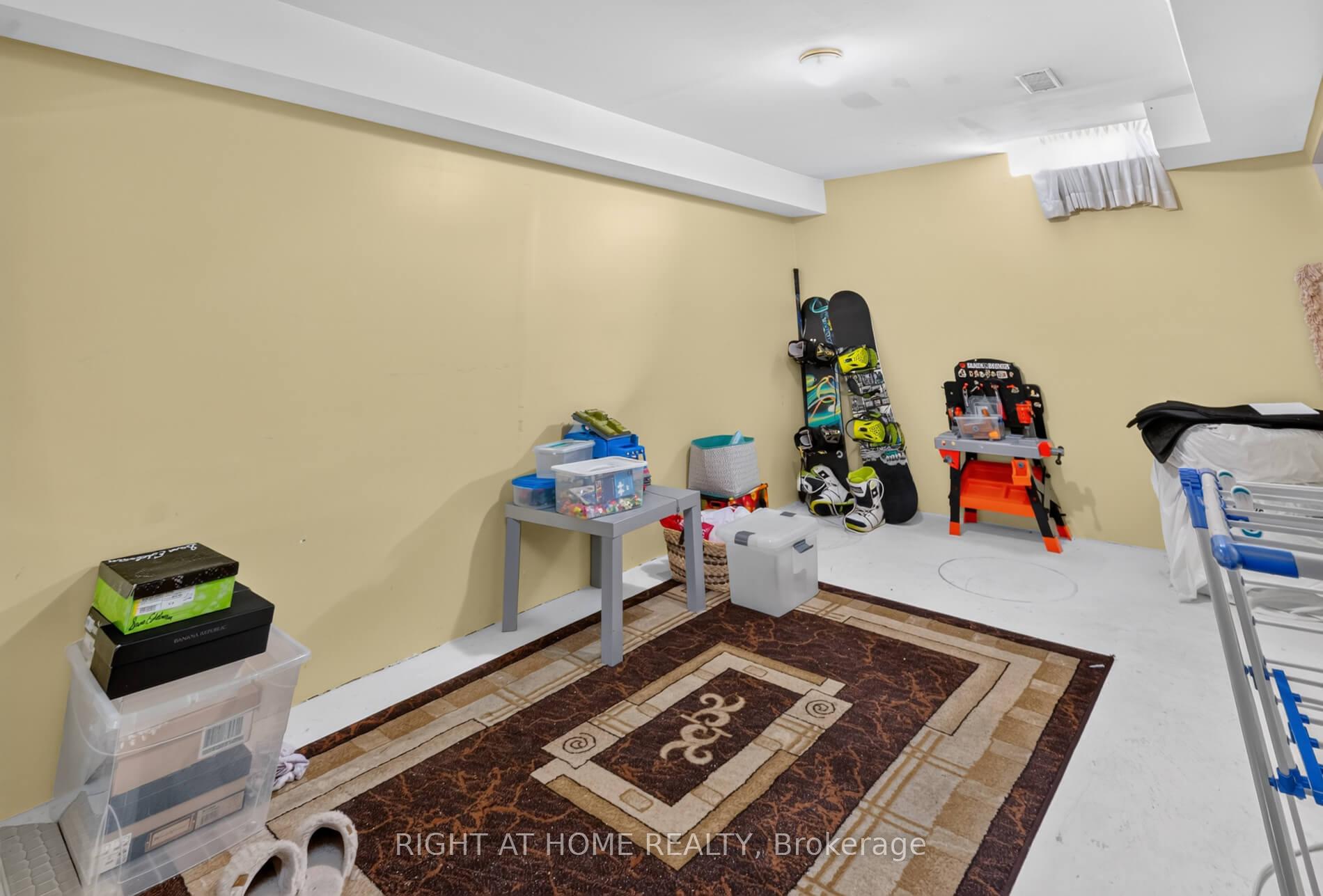 Photo 24 of 71 Pottery Place, Vaughan, East Woodbridge — HOMEH