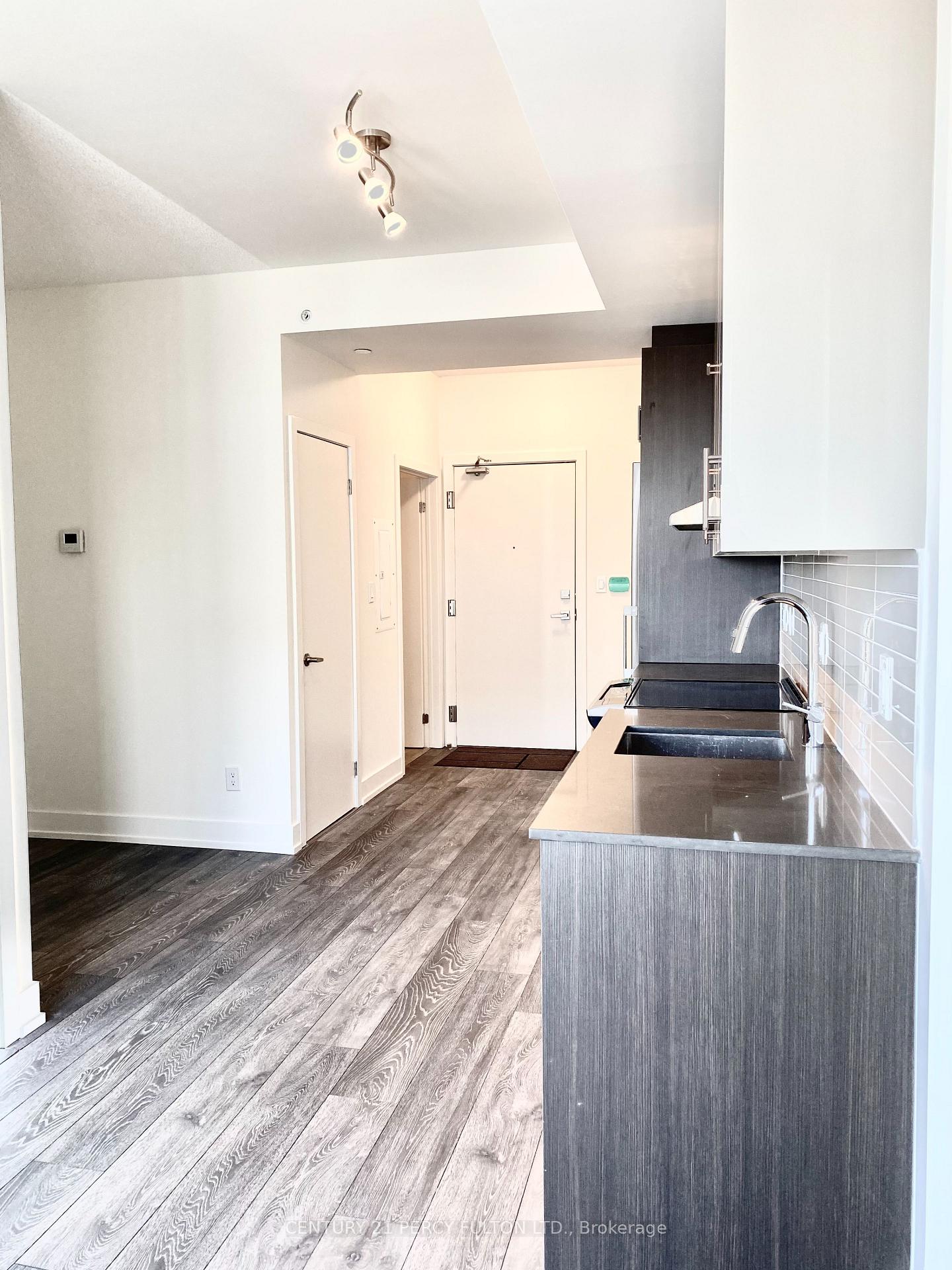 Photo 6 of Unit 1105, 180 Fairview Mall Drive, North York, Don Valley Village — HOMEH