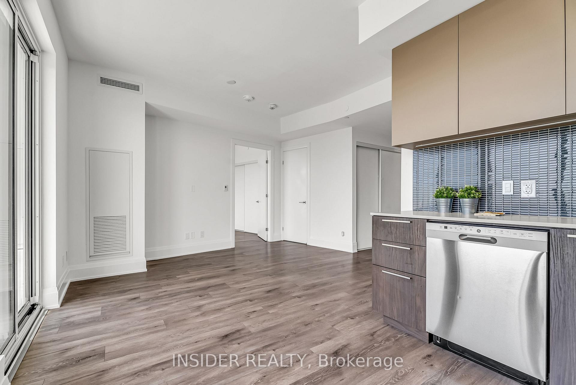 Photo 5 of Unit 1009, 20 Brin Drive, Etobicoke, Edenbridge-Humber Valley — HOMEH
