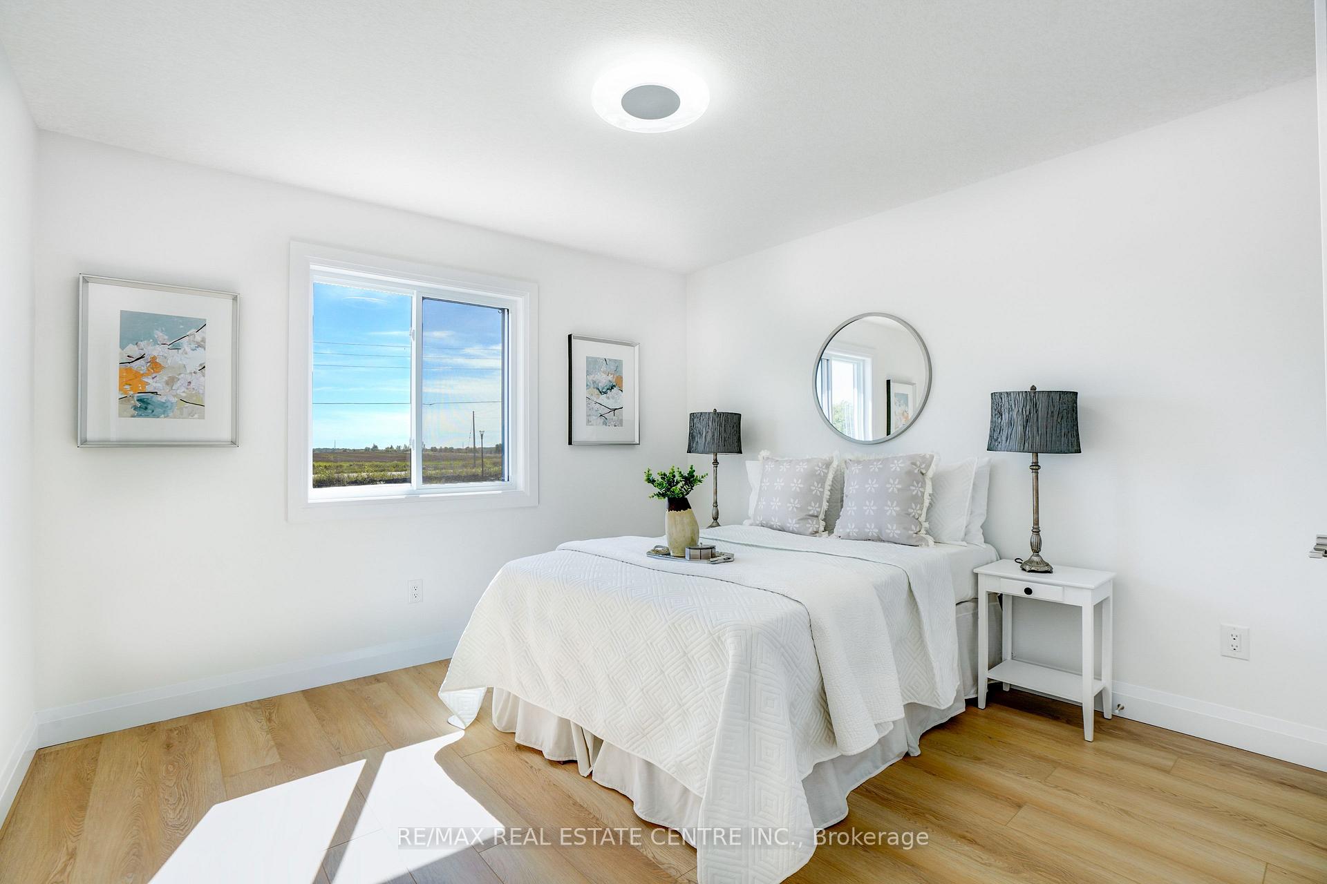 Photo 5 of 2508 Constance Avenue, London, South U — HOMEH