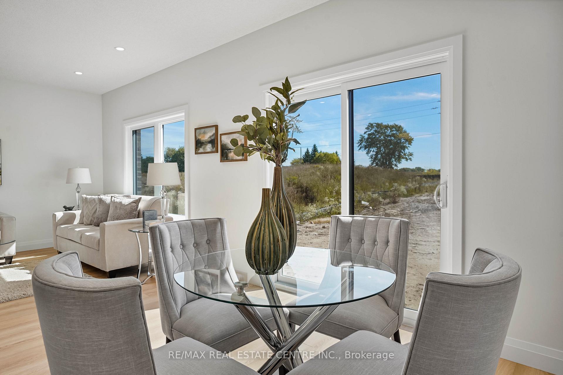 Photo 12 of 2508 Constance Avenue, London, South U — HOMEH