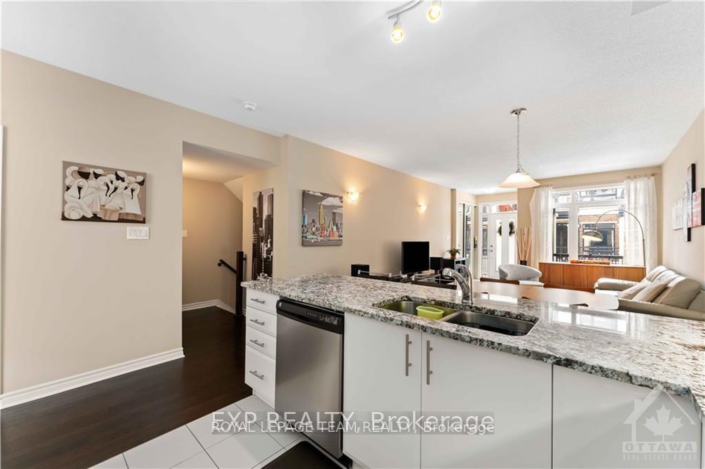 Photo 7 of 236 Pembina Private, Ottawa, Riverside South/Gloucester Glen — HOMEH