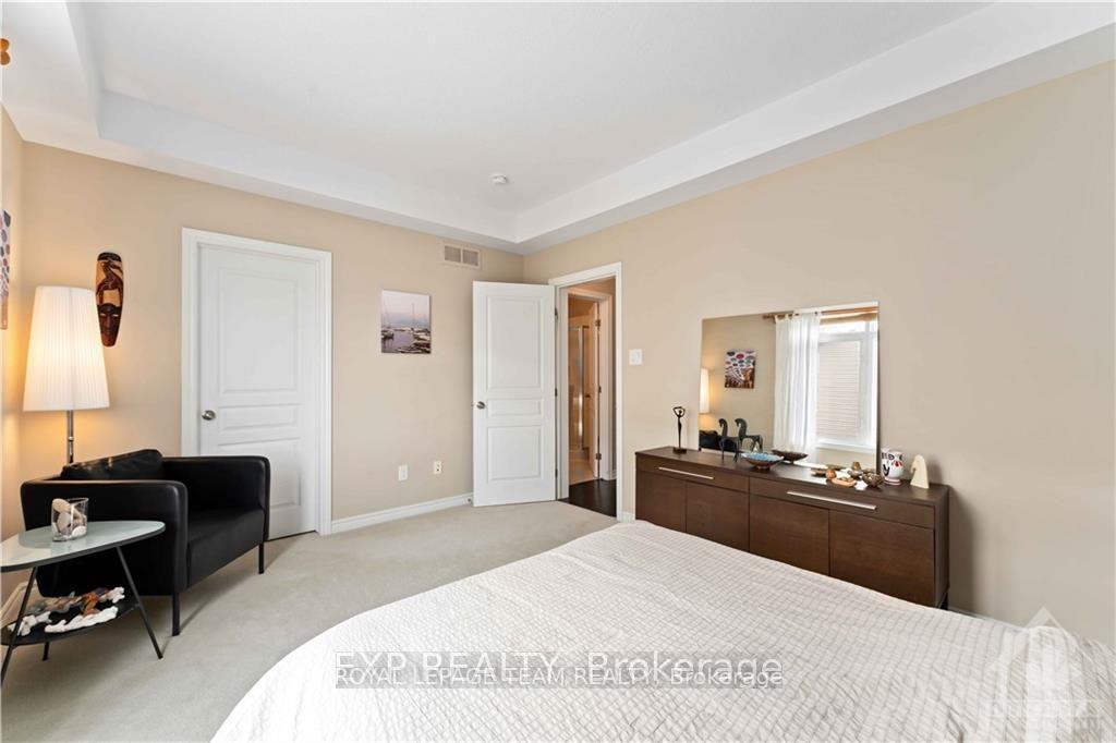 Photo 12 of 236 Pembina Private, Ottawa, Riverside South/Gloucester Glen — HOMEH