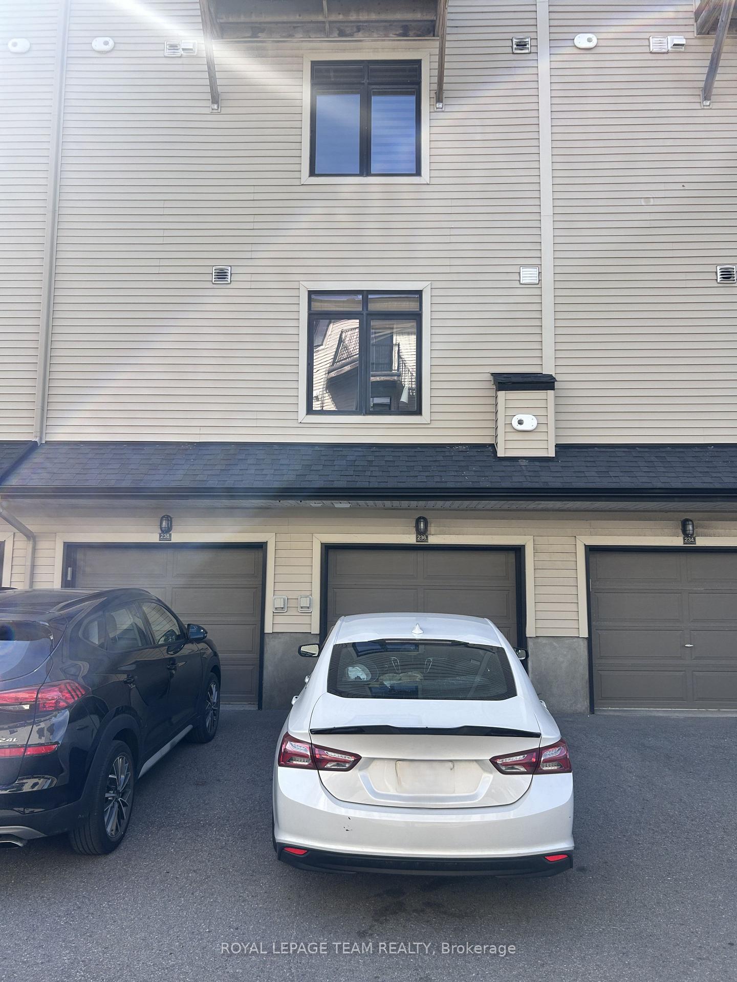 Photo 24 of 236 Pembina Private, Ottawa, Riverside South/Gloucester Glen — HOMEH
