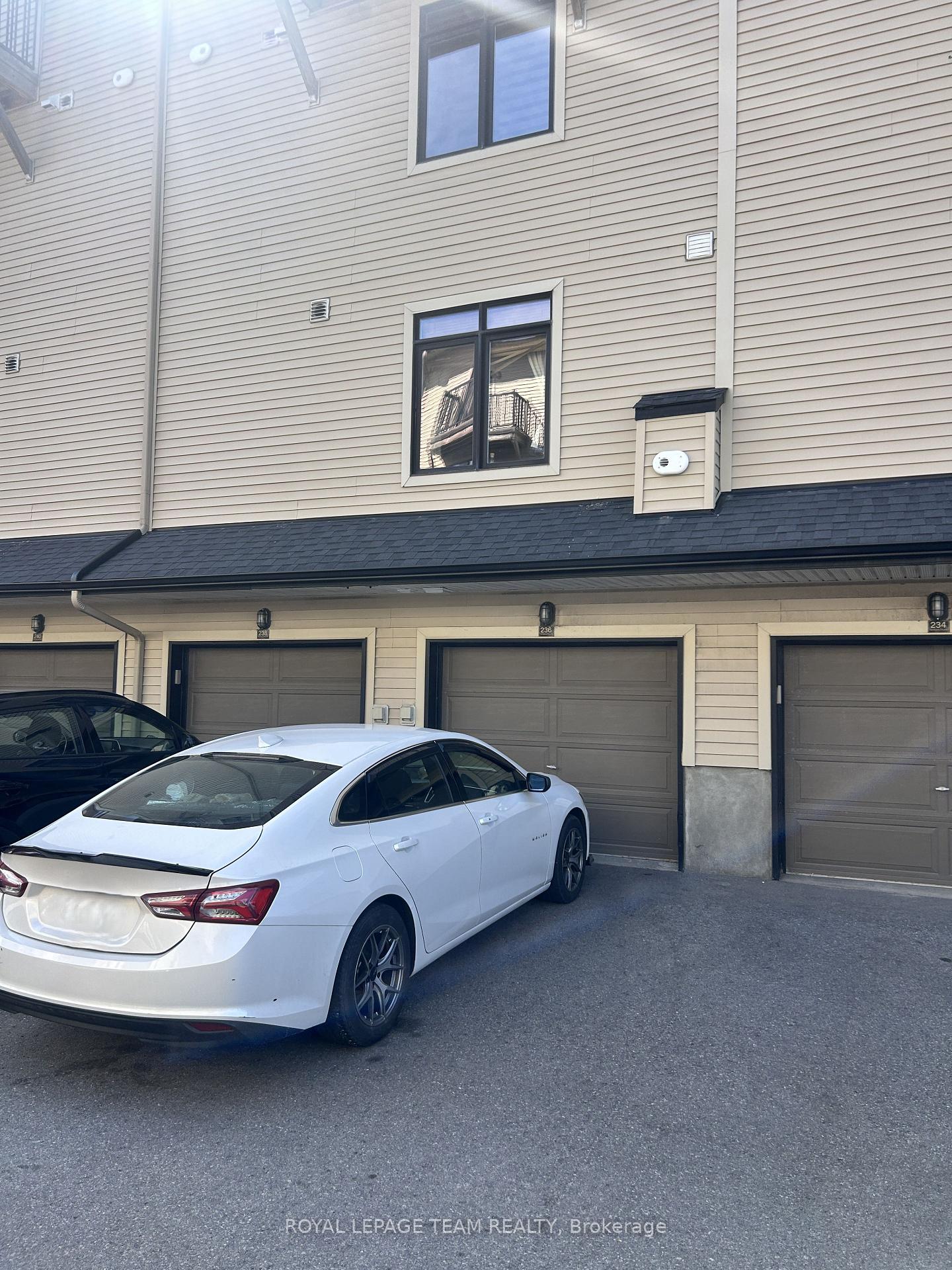 Photo 25 of 236 Pembina Private, Ottawa, Riverside South/Gloucester Glen — HOMEH