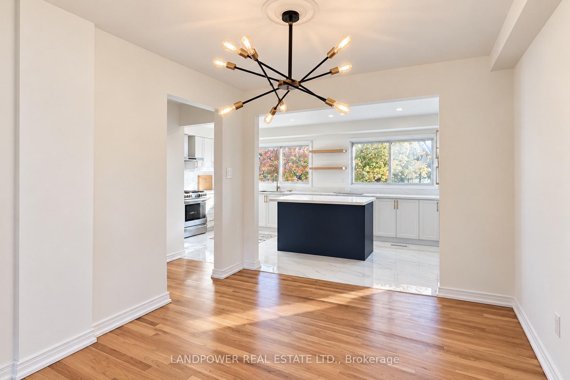 Photo 34 of 106 Poplar Crescent, Aurora, Aurora Highlands — HOMEH