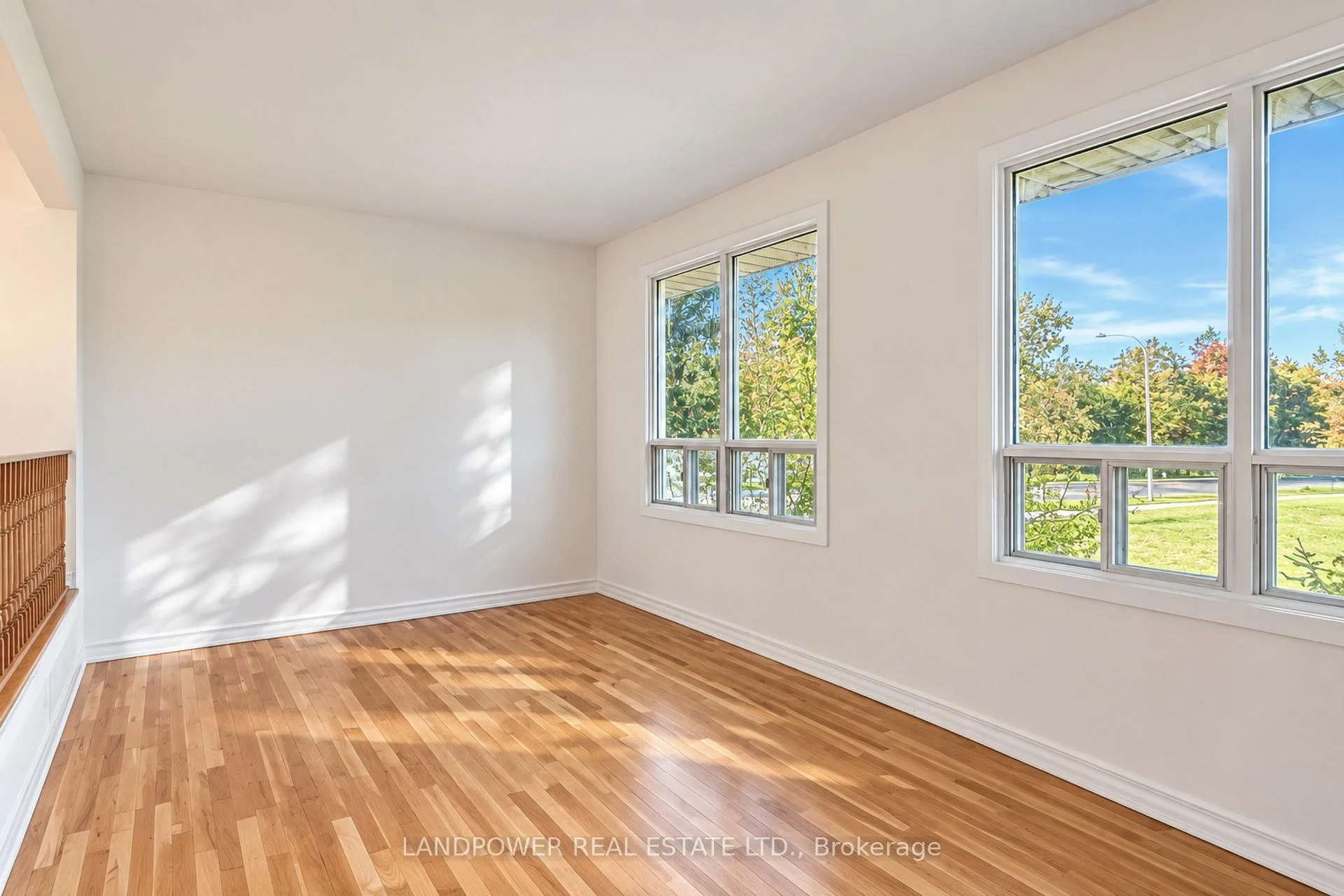 Photo 44 of 106 Poplar Crescent, Aurora, Aurora Highlands — HOMEH