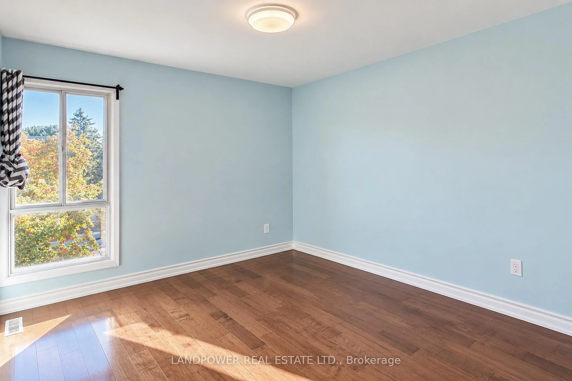 Photo 66 of 106 Poplar Crescent, Aurora, Aurora Highlands — HOMEH