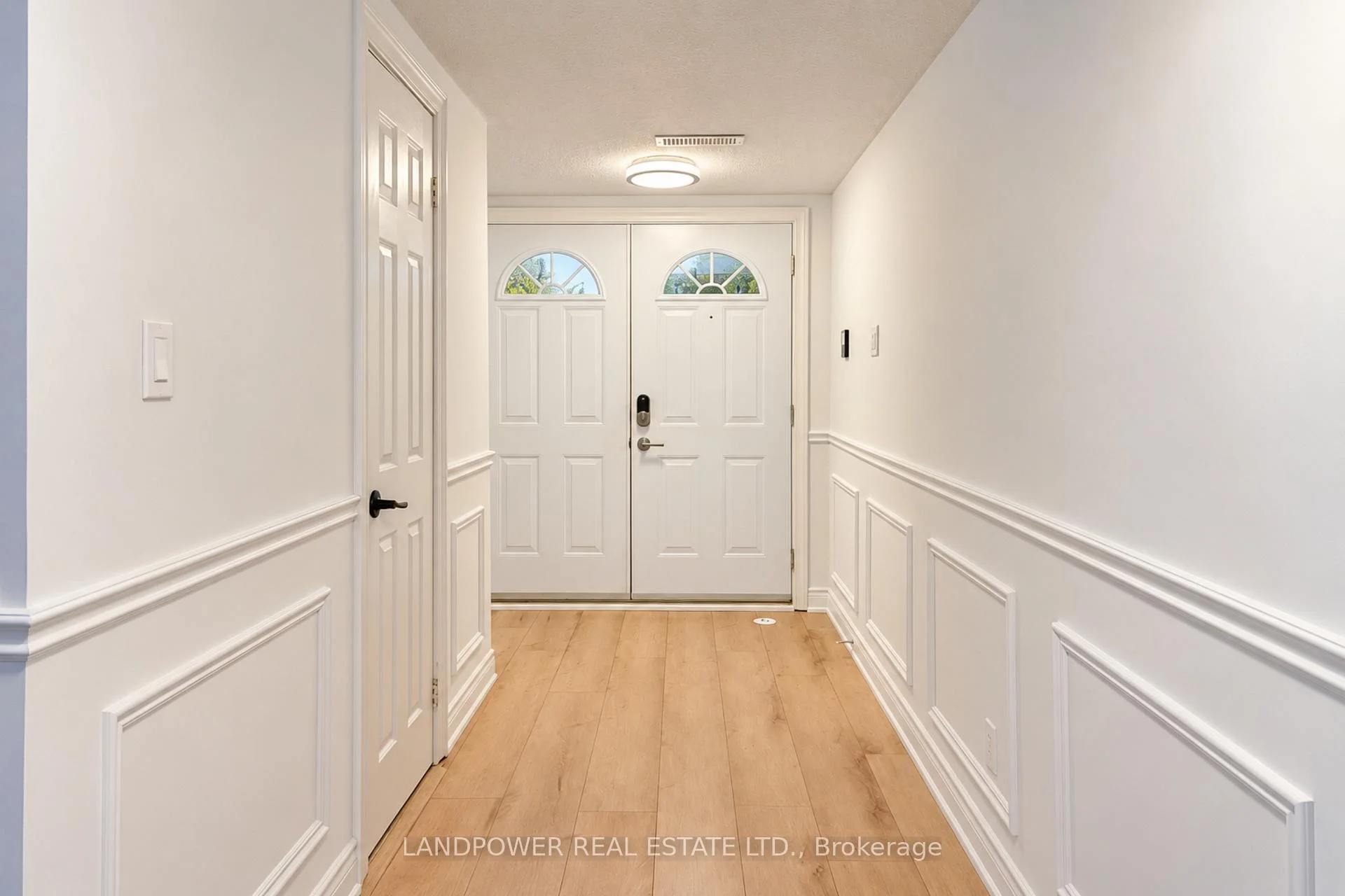 Photo 6 of 106 Poplar Crescent, Aurora, Aurora Highlands — HOMEH