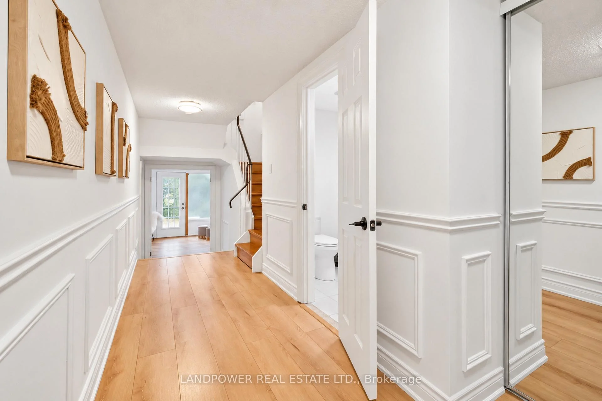 Photo 8 of 106 Poplar Crescent, Aurora, Aurora Highlands — HOMEH