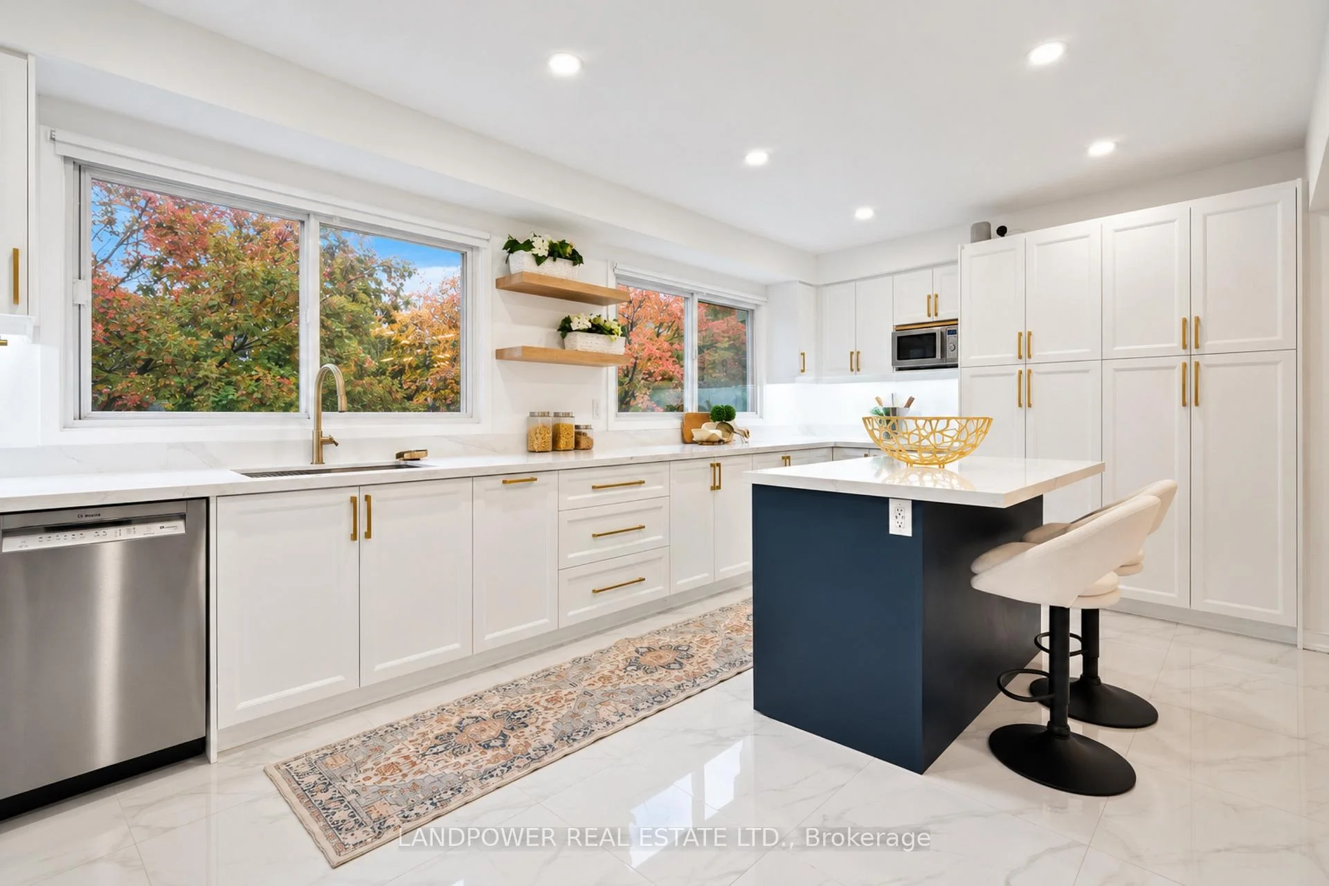 Photo 18 of 106 Poplar Crescent, Aurora, Aurora Highlands — HOMEH