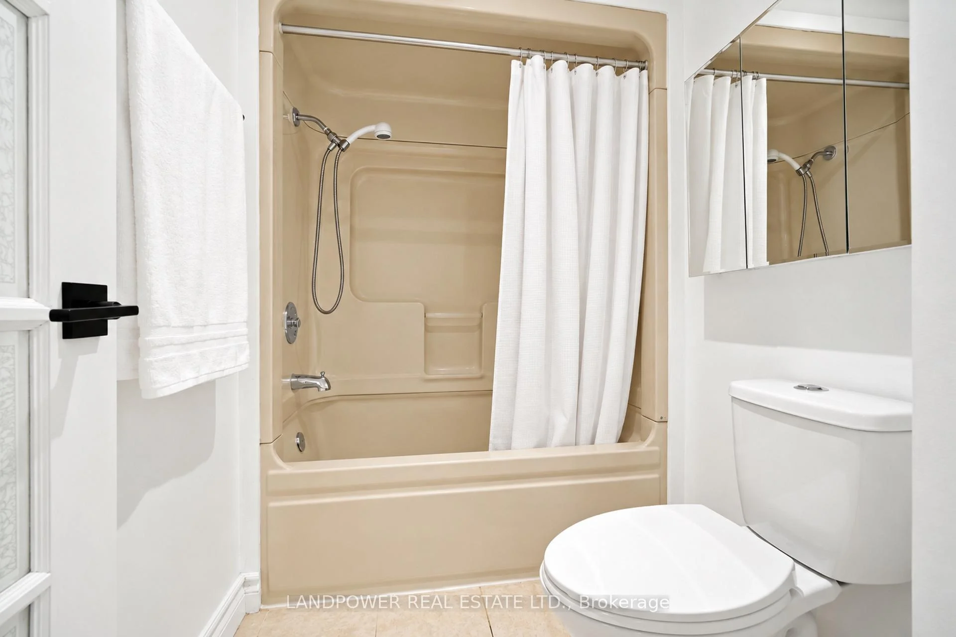 Photo 67 of 106 Poplar Crescent, Aurora, Aurora Highlands — HOMEH