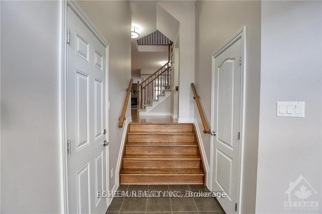 Photo 4 of 206 Broxburn Crescent, Ottawa, Barrhaven - Heritage Park — HOMEH
