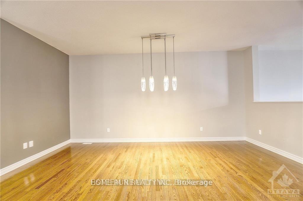 Photo 7 of 206 Broxburn Crescent, Ottawa, Barrhaven - Heritage Park — HOMEH