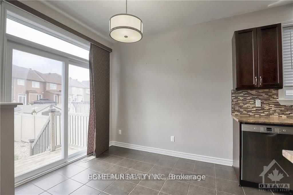 Photo 12 of 206 Broxburn Crescent, Ottawa, Barrhaven - Heritage Park — HOMEH