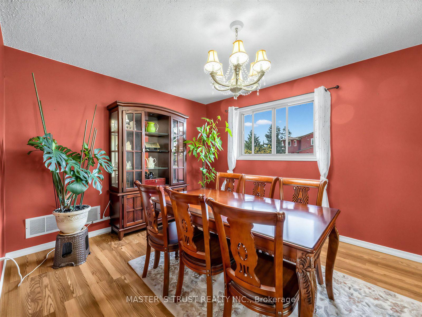 Photo 9 of 858 Wetherby Lane, Mississauga, Rathwood — HOMEH
