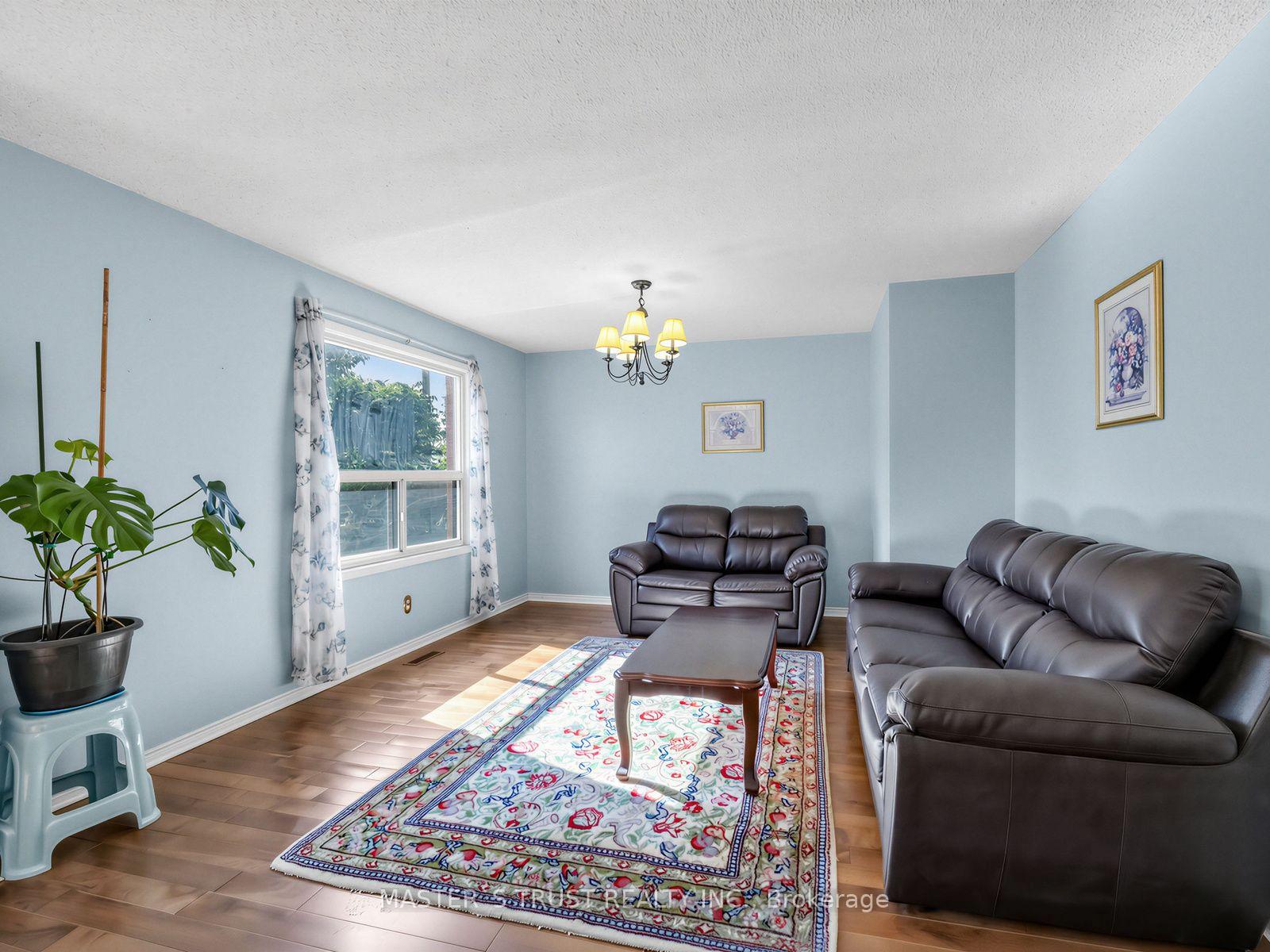 Photo 16 of 858 Wetherby Lane, Mississauga, Rathwood — HOMEH