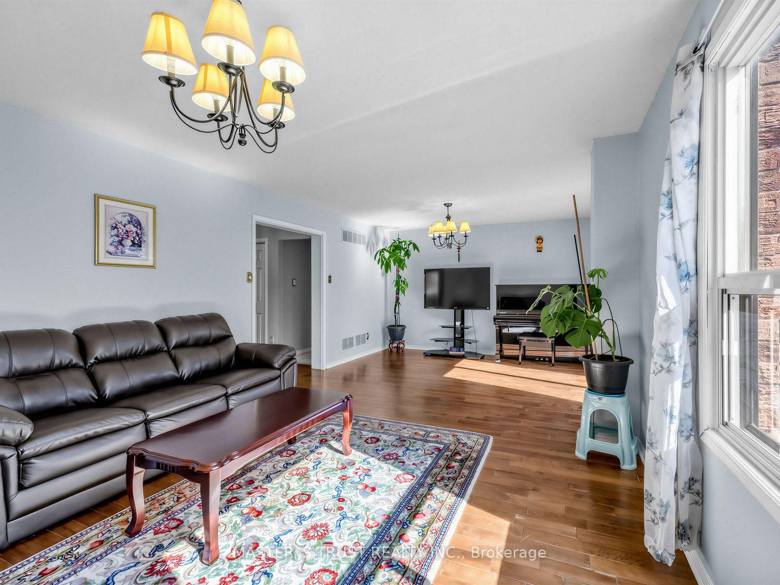 Photo 18 of 858 Wetherby Lane, Mississauga, Rathwood — HOMEH