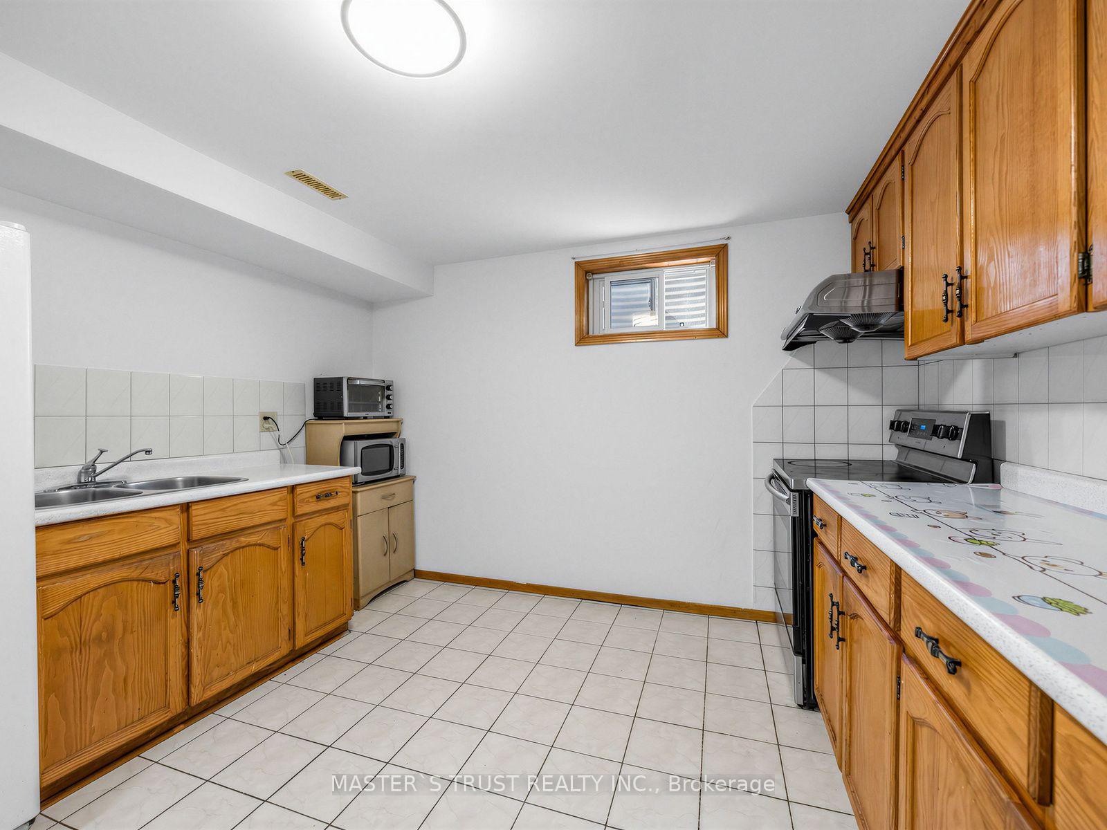 Photo 27 of 858 Wetherby Lane, Mississauga, Rathwood — HOMEH