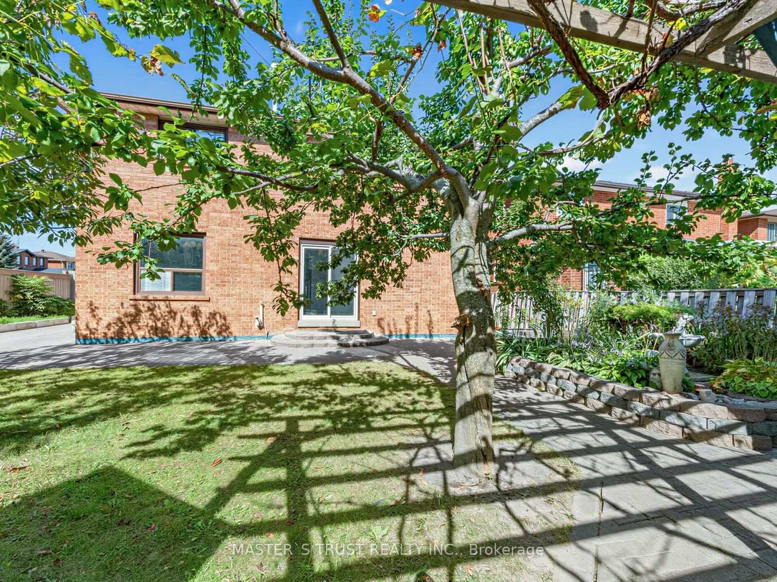 Photo 35 of 858 Wetherby Lane, Mississauga, Rathwood — HOMEH