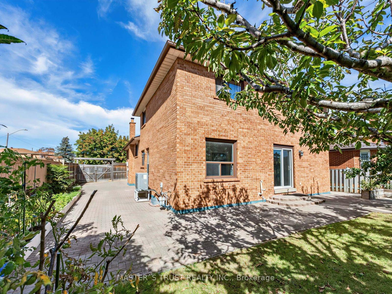 Photo 36 of 858 Wetherby Lane, Mississauga, Rathwood — HOMEH