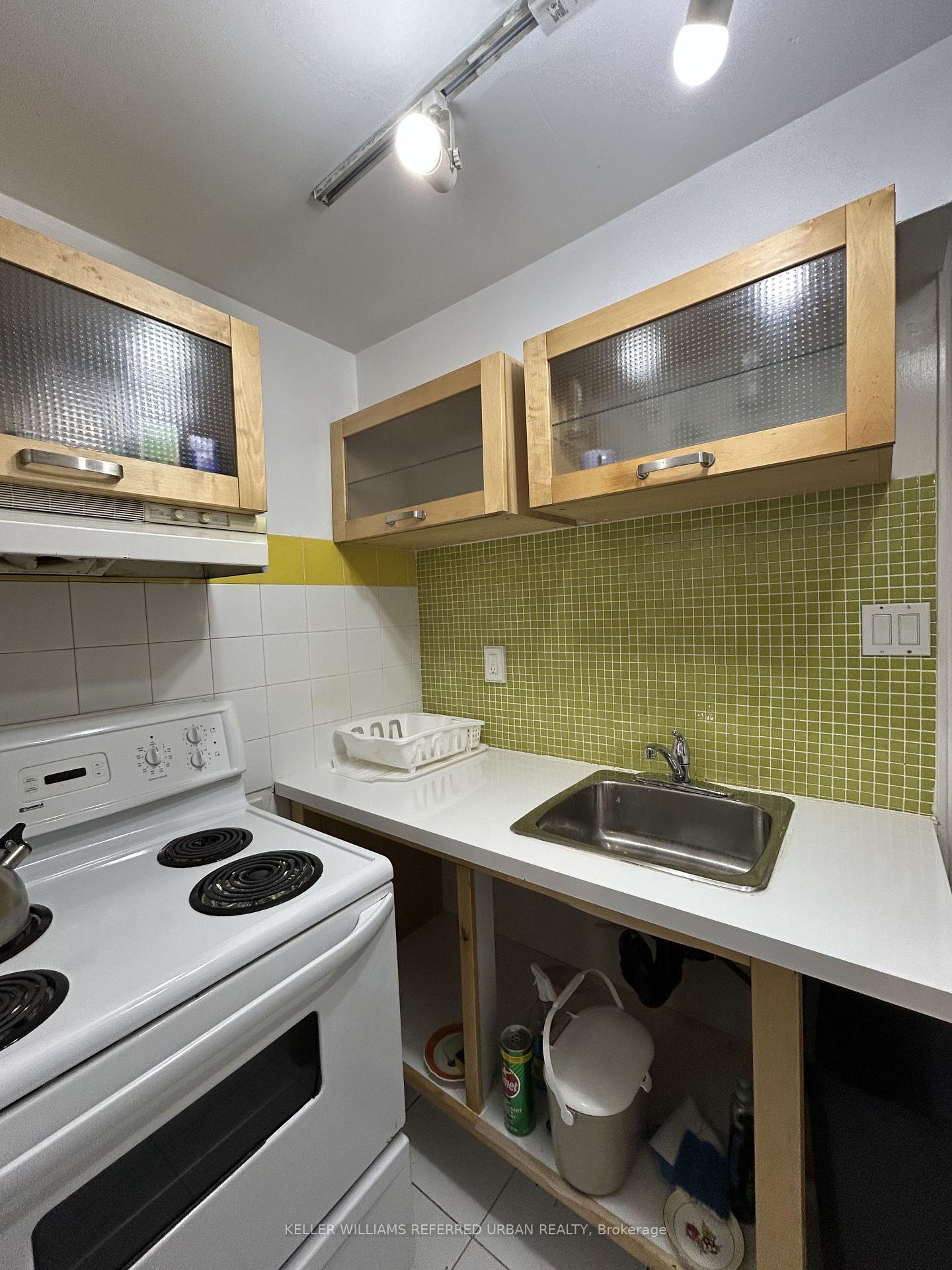 Photo 1 of 63 Hilton Avenue, Toronto, Casa Loma — HOMEH