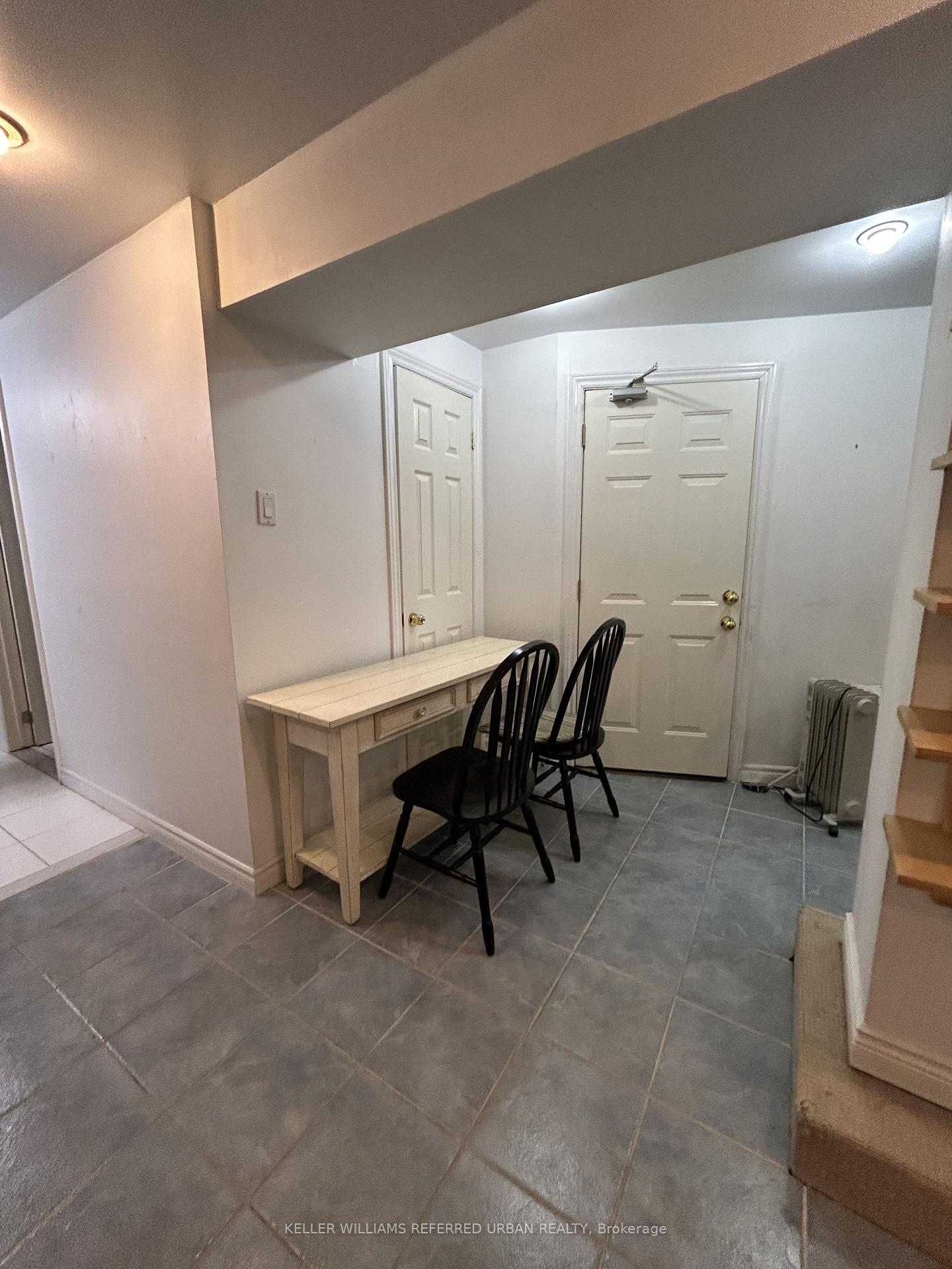 Photo 11 of 63 Hilton Avenue, Toronto, Casa Loma — HOMEH