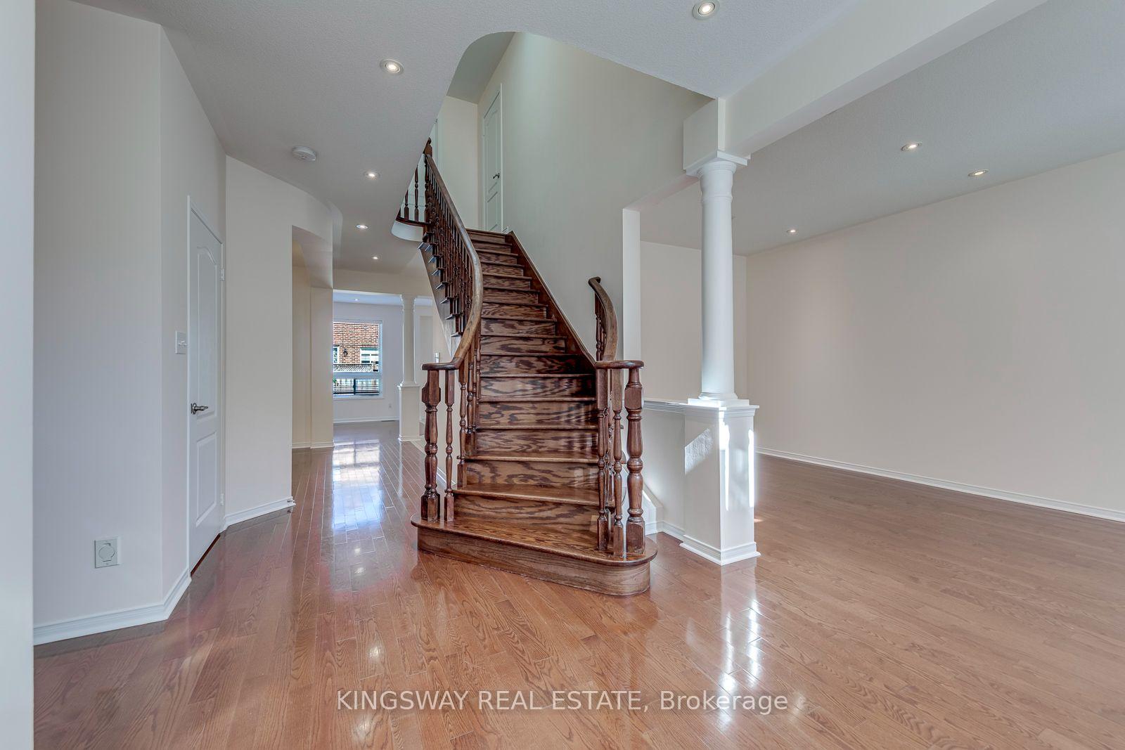 Photo 5 of 3133 Mission Hill Drive, Mississauga, Churchill Meadows — HOMEH