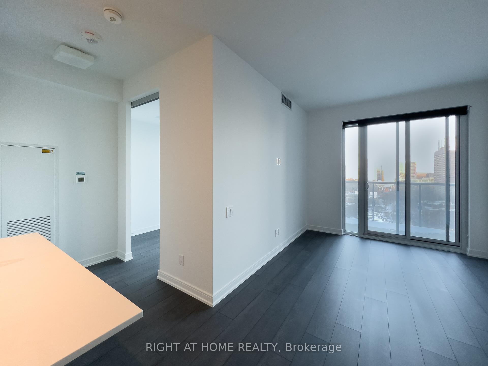Photo 2 of Unit 1606, 3 Gloucester Street, Toronto, Church-Yonge Corridor — HOMEH