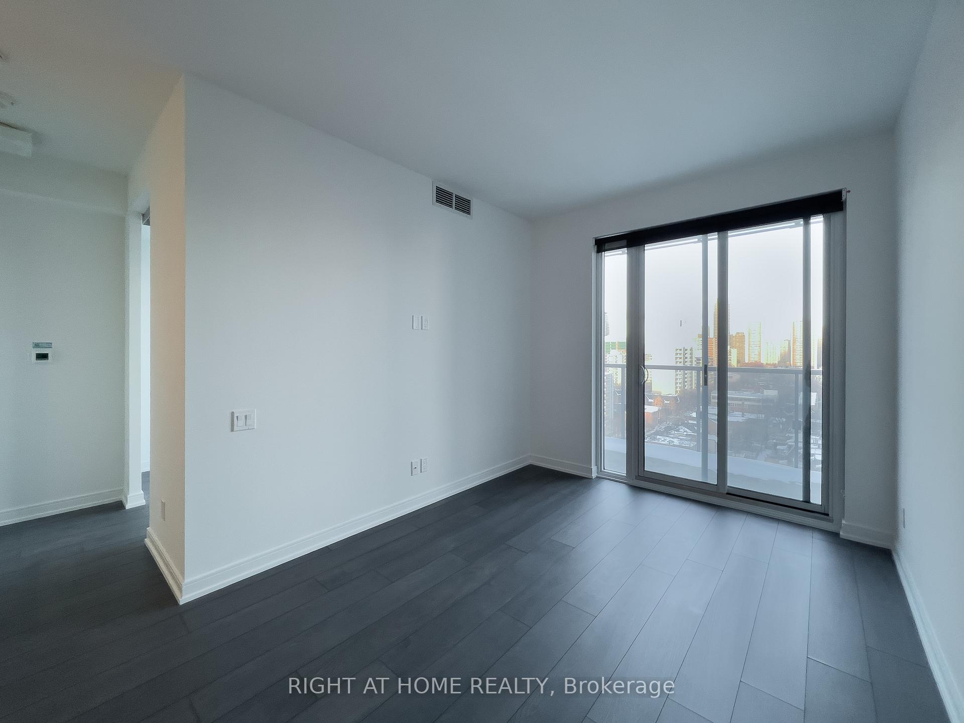 Photo 3 of Unit 1606, 3 Gloucester Street, Toronto, Church-Yonge Corridor — HOMEH