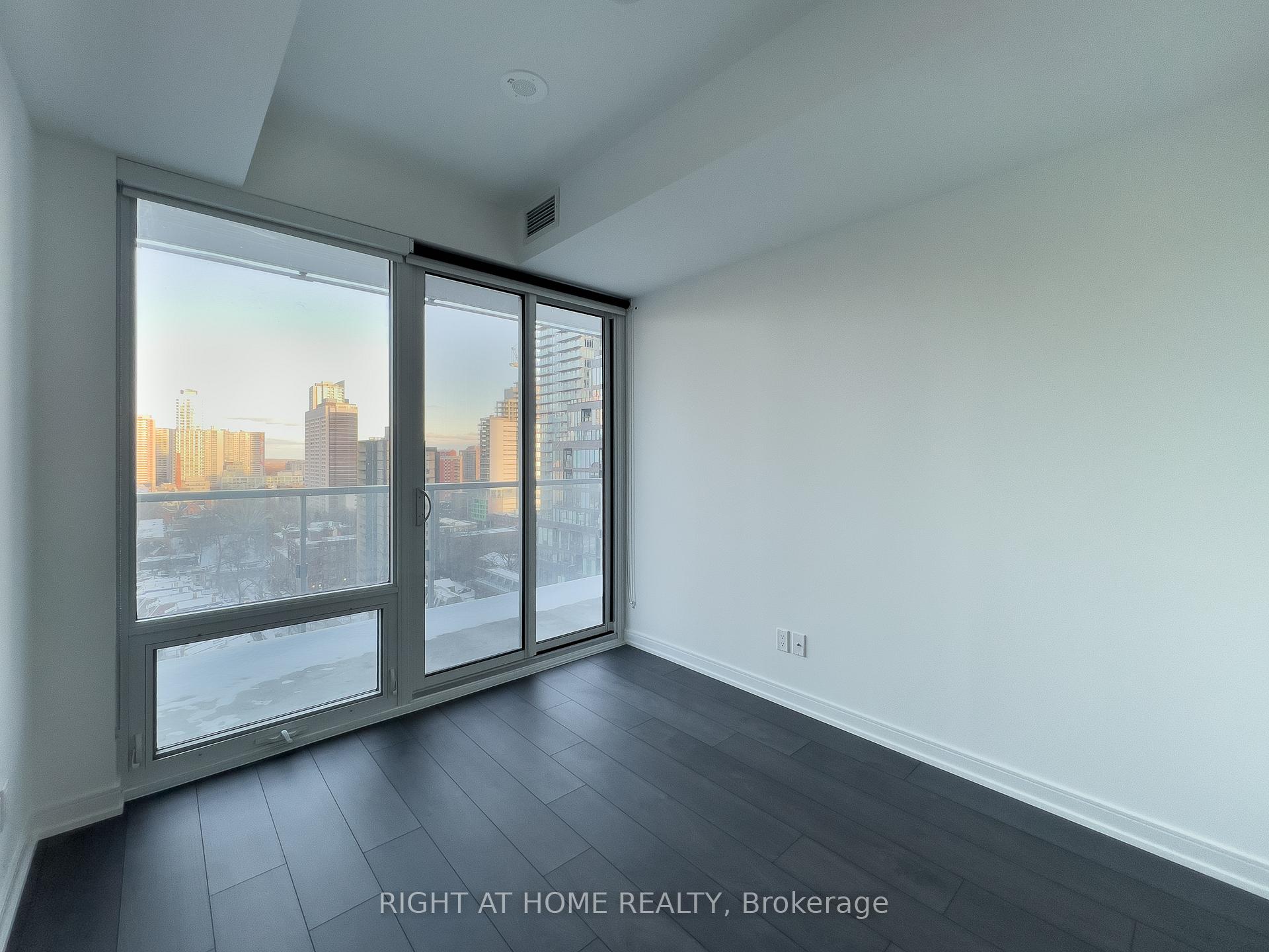 Photo 9 of Unit 1606, 3 Gloucester Street, Toronto, Church-Yonge Corridor — HOMEH