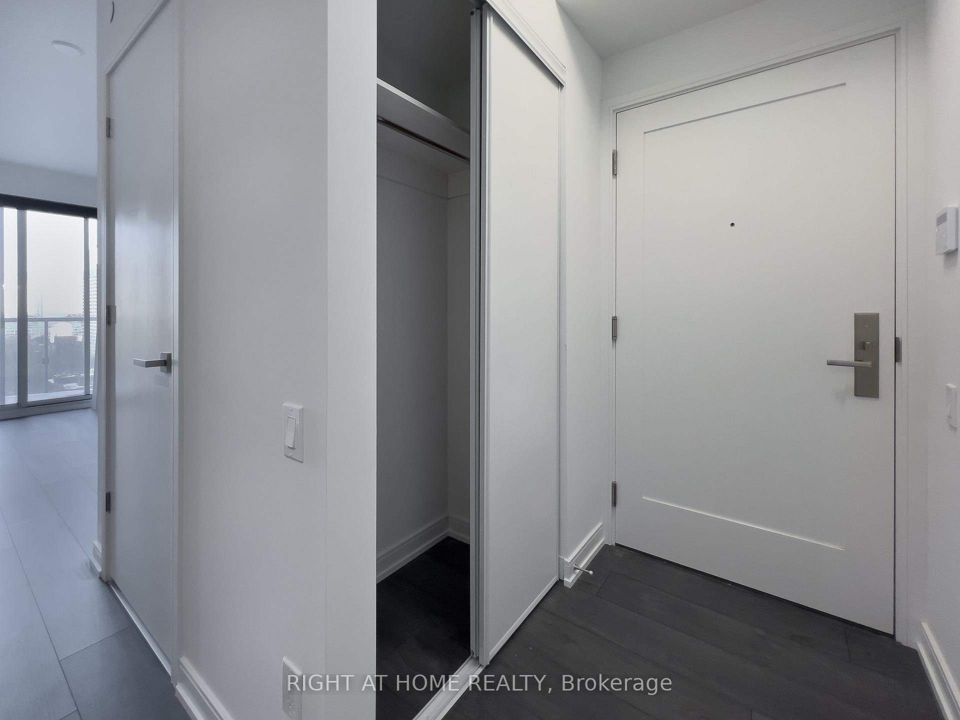 Photo 13 of Unit 1606, 3 Gloucester Street, Toronto, Church-Yonge Corridor — HOMEH