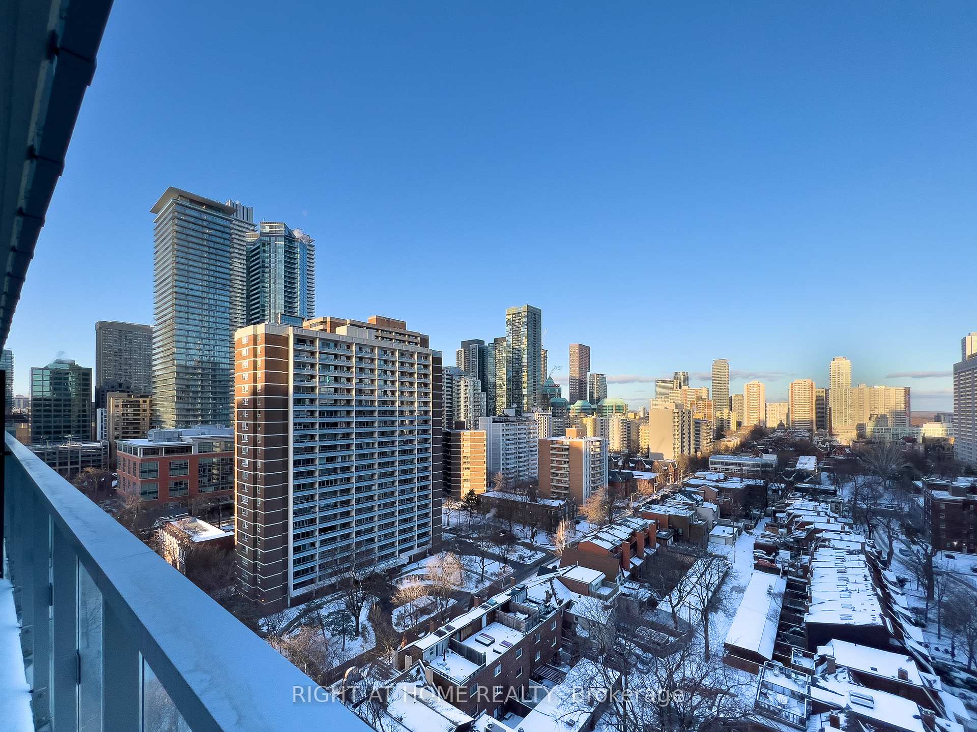 Photo 14 of Unit 1606, 3 Gloucester Street, Toronto, Church-Yonge Corridor — HOMEH
