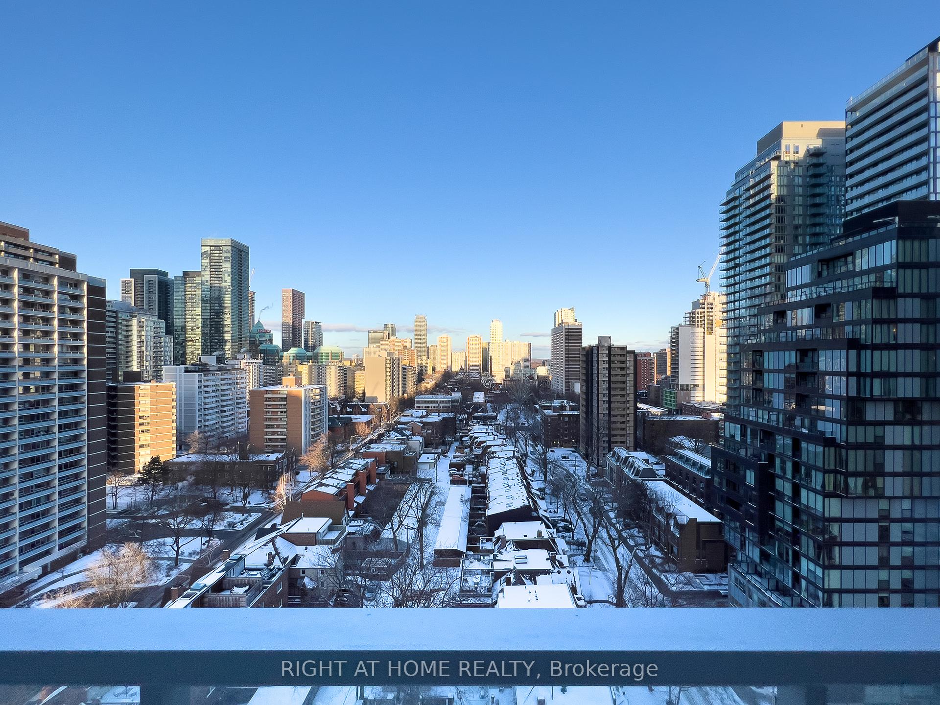Photo 15 of Unit 1606, 3 Gloucester Street, Toronto, Church-Yonge Corridor — HOMEH