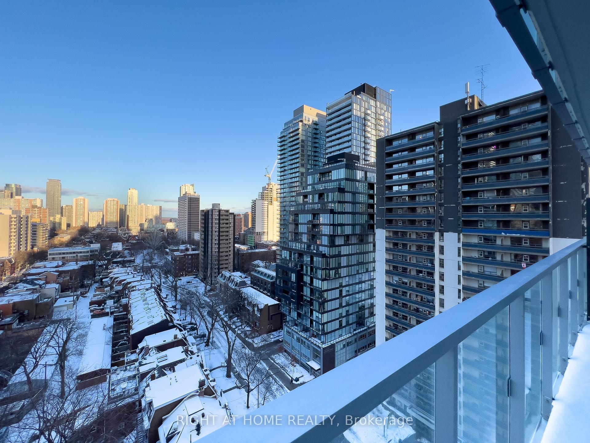 Photo 16 of Unit 1606, 3 Gloucester Street, Toronto, Church-Yonge Corridor — HOMEH