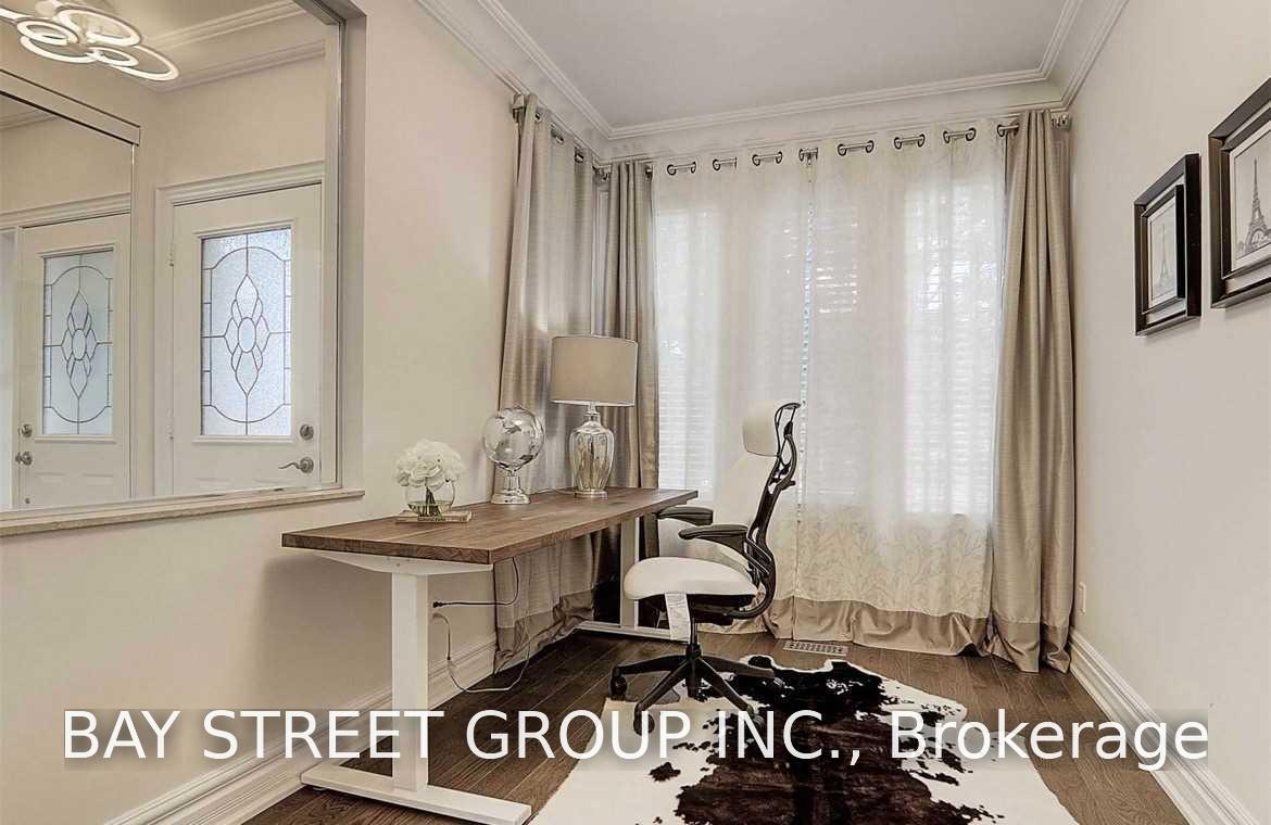 Photo 2 of 18 River Forest Street, Markham, Rouge Fairways — HOMEH