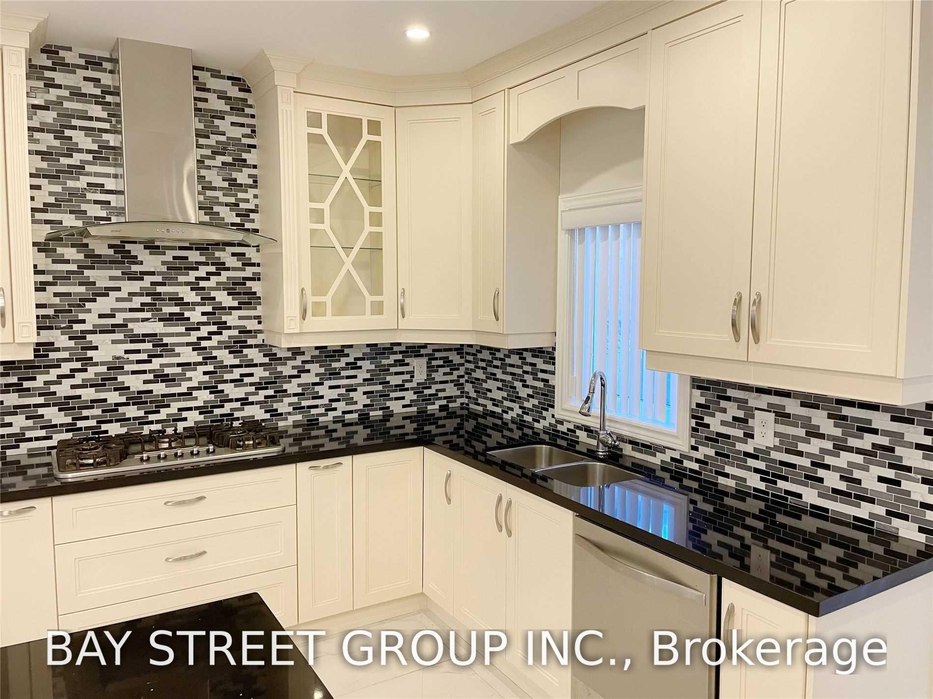Photo 4 of 18 River Forest Street, Markham, Rouge Fairways — HOMEH