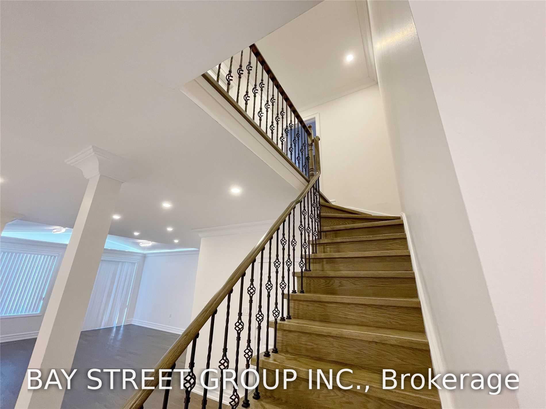 Photo 5 of 18 River Forest Street, Markham, Rouge Fairways — HOMEH