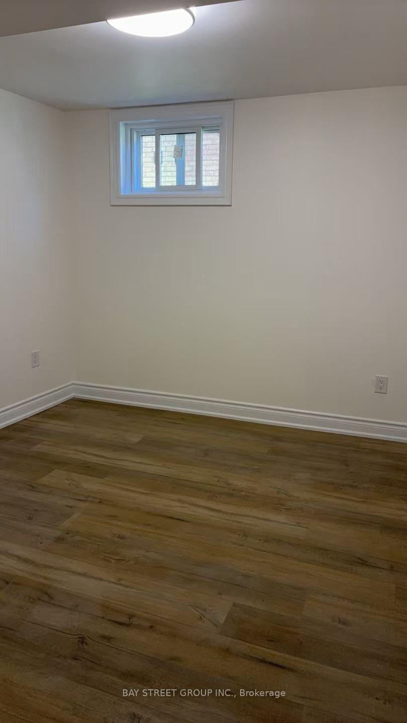 Photo 6 of 27 Sycamore Drive, Markham, Aileen-Willowbrook — HOMEH
