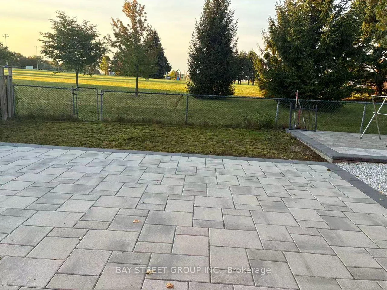 Photo 9 of 27 Sycamore Drive, Markham, Aileen-Willowbrook — HOMEH