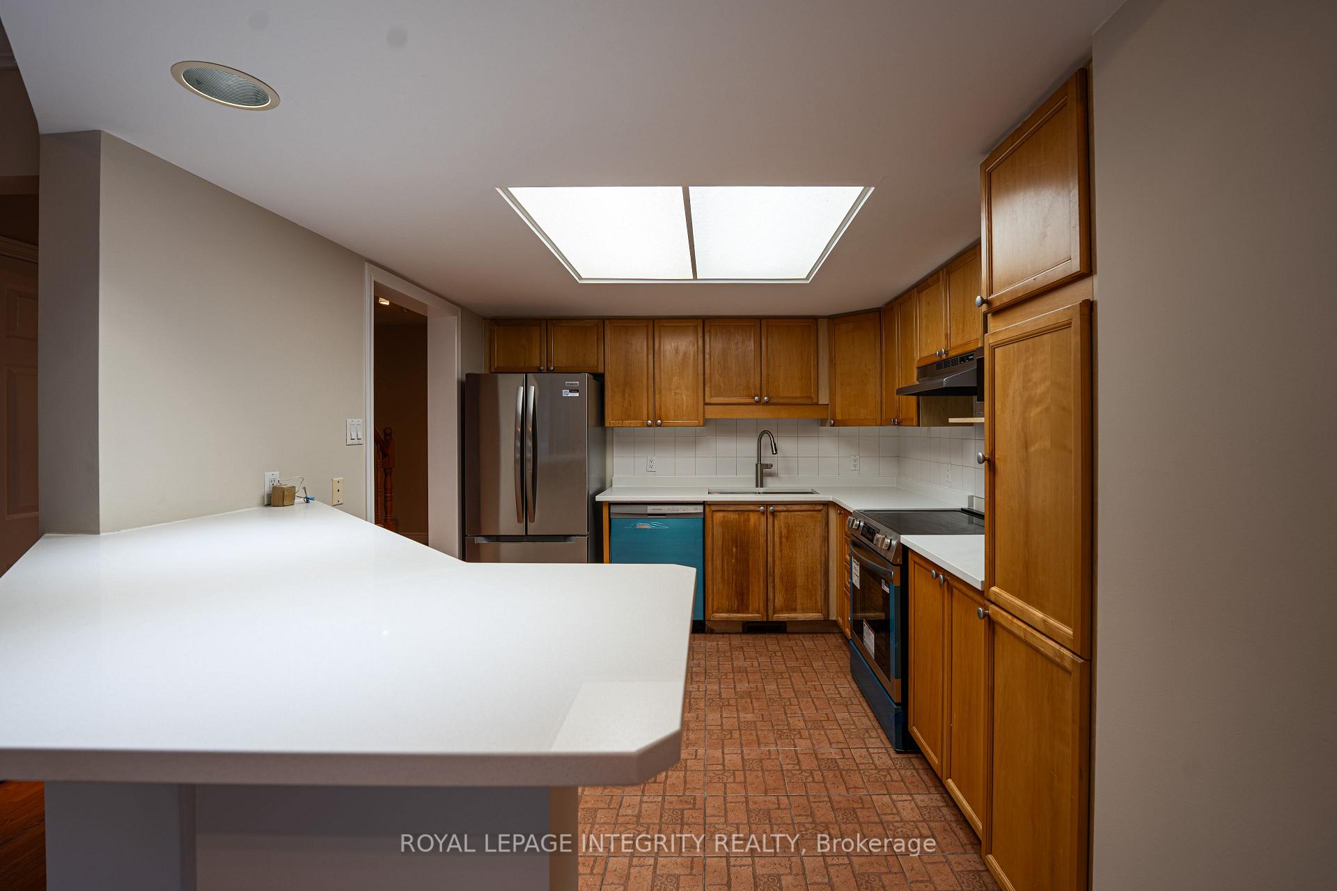 Photo 5 of 79 Forestglade Crescent, Ottawa, Hunt Club Park — HOMEH