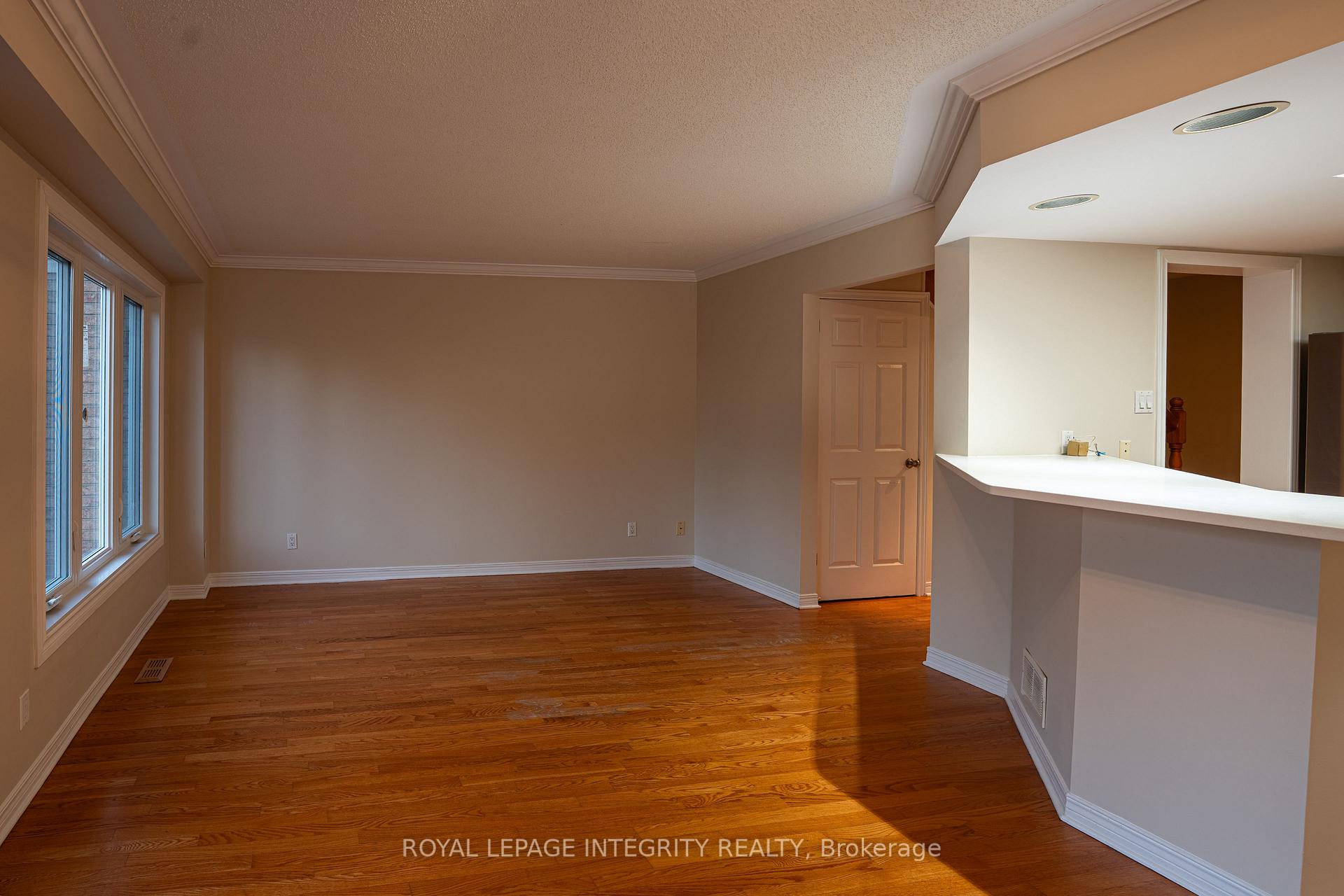 Photo 9 of 79 Forestglade Crescent, Ottawa, Hunt Club Park — HOMEH