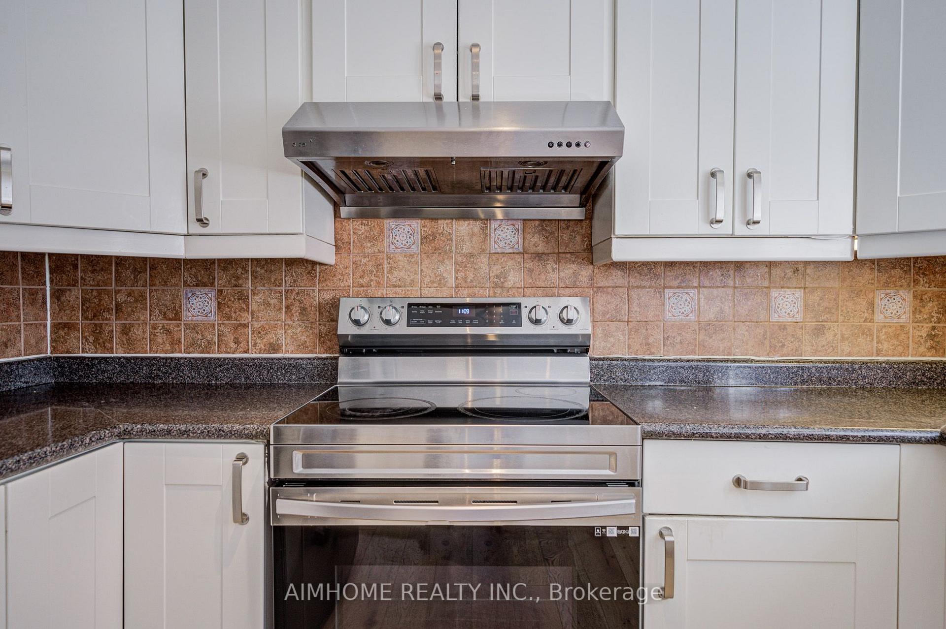 Photo 8 of 163 Chipwood Crescent, North York, Pleasant View — HOMEH