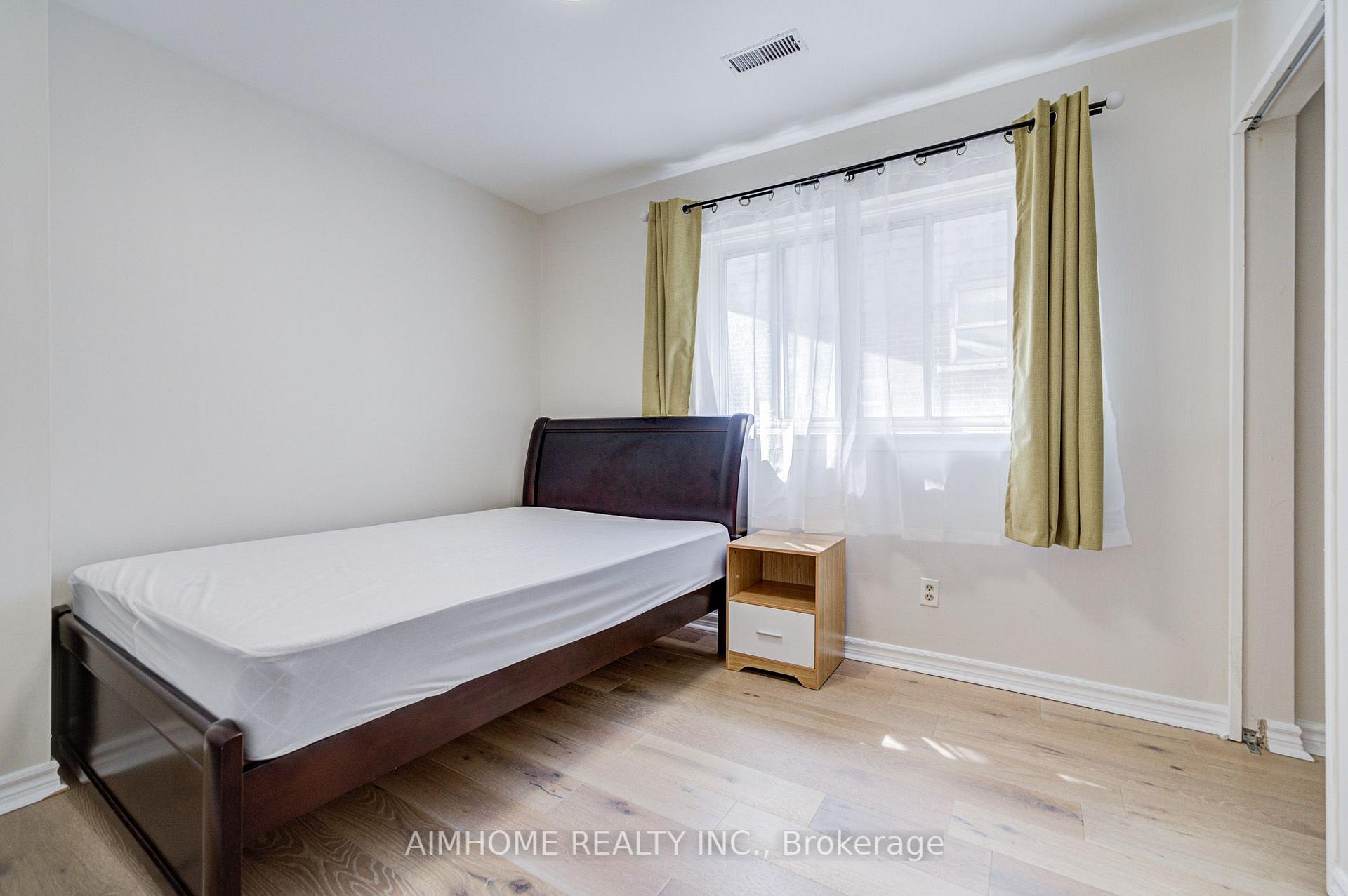 Photo 22 of 163 Chipwood Crescent, North York, Pleasant View — HOMEH