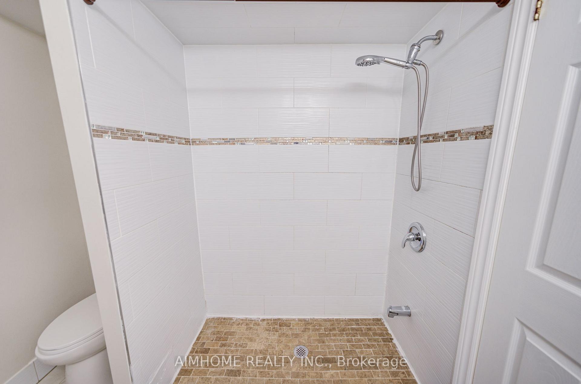 Photo 30 of 163 Chipwood Crescent, North York, Pleasant View — HOMEH